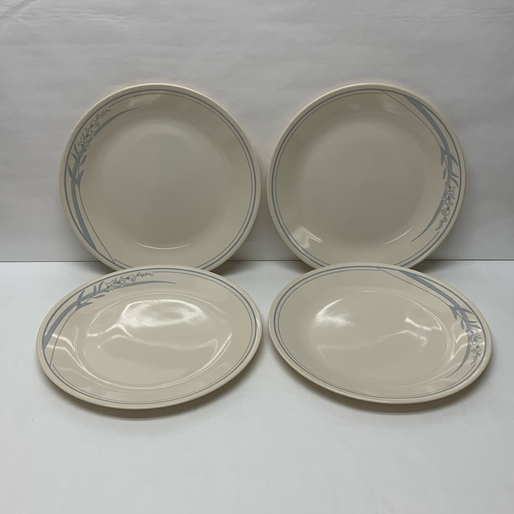 Corelle dinner plates 4 blue lily pattern vintage